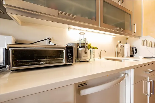 Sold by Remax Edge | media 30