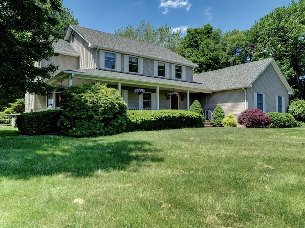 121 East Street North, Suffield, CT 06078