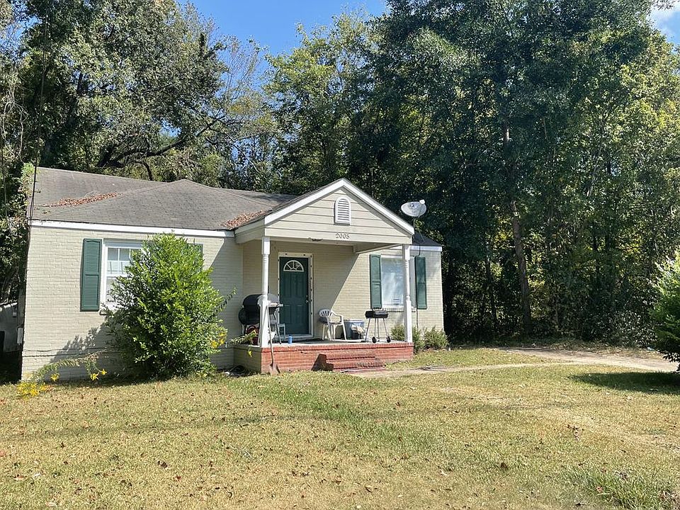 2nd image of 2005 7th St