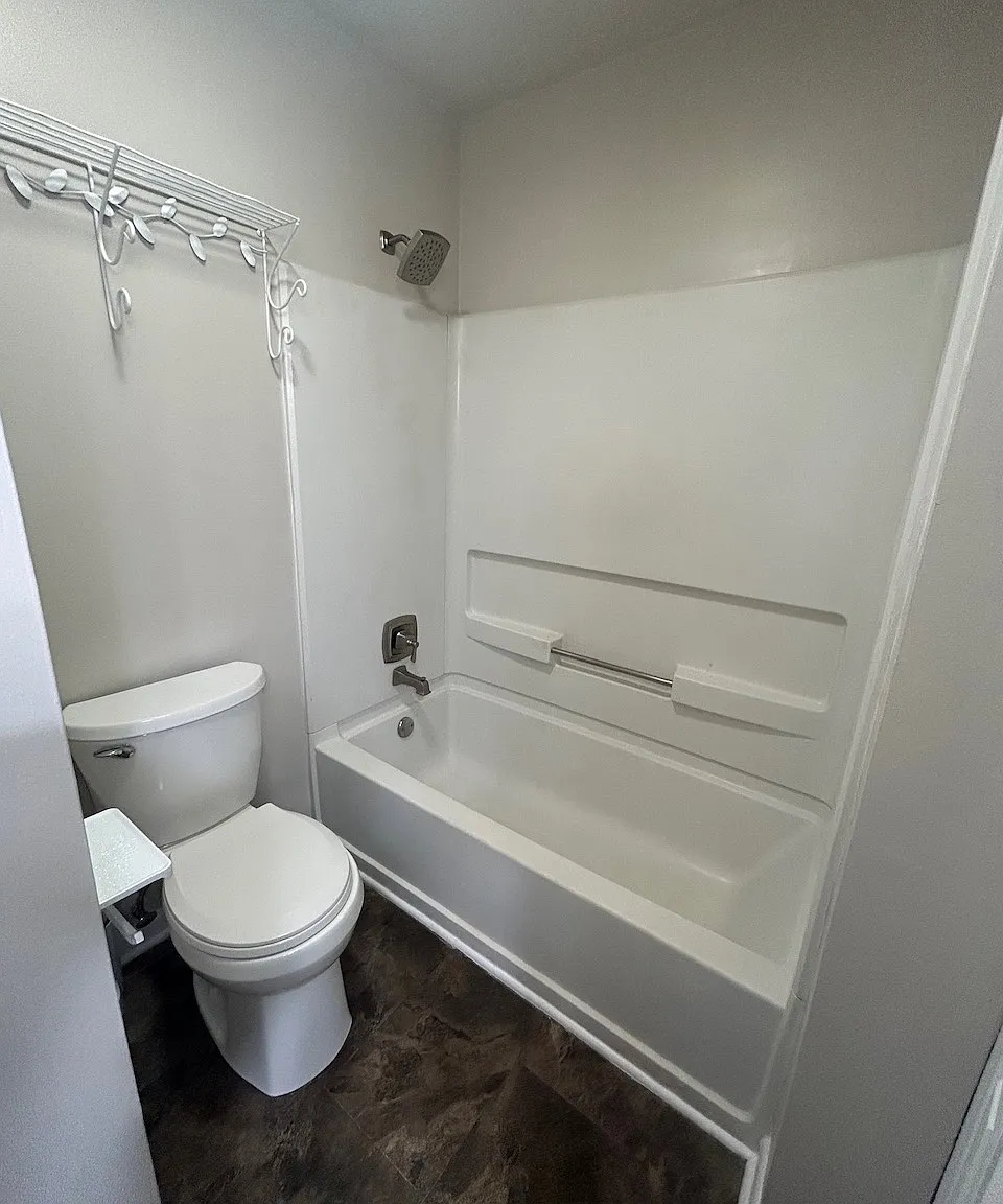 2 bed, 1000 sqft, $1,400 — Photo 4