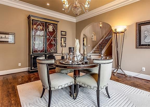 5th image of 2505 Silver Table Dr