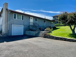 107 N 13th St, Selah, WA 98942