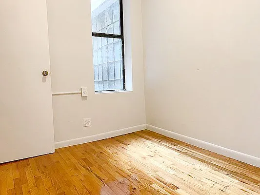 Rented by AJ Clarke | media 31