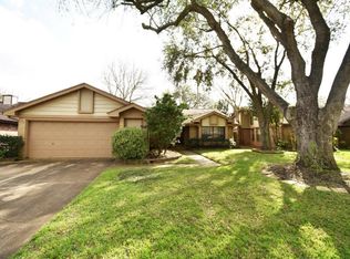 3034 The Highlands Dr, Sugar Land, TX 77478