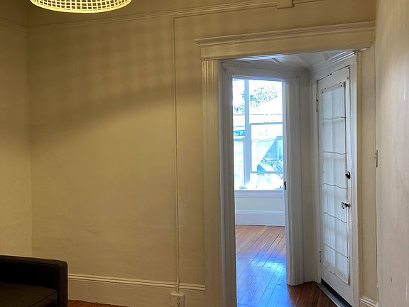 5th image of 130 Linda St #A