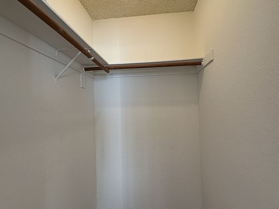 4th image of 1110 E Wilson Ave