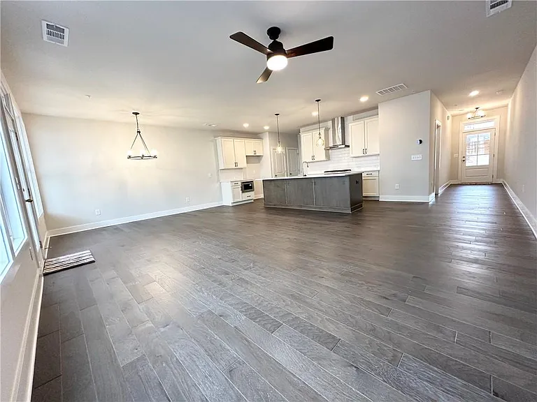 1237 Waldon Xing — Photo 2