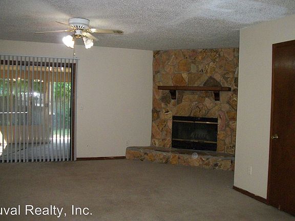 4th image of 5659 Bennington Dr