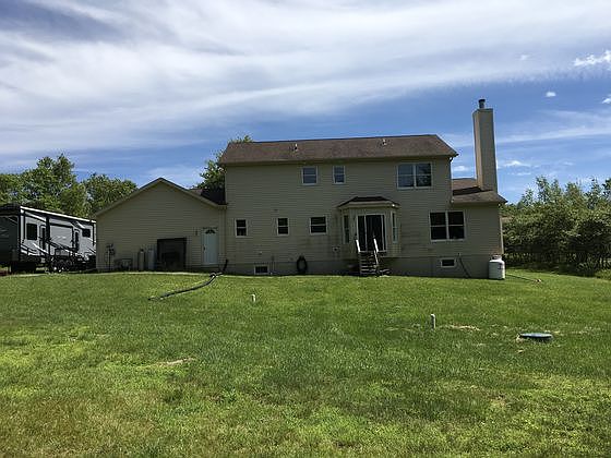 3rd image of 187 Brittany Dr