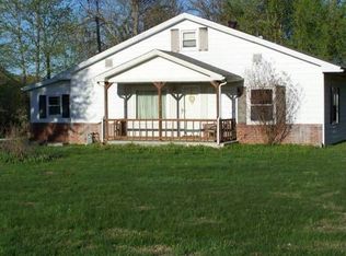 808 N Collins St, Winslow, IN 47598