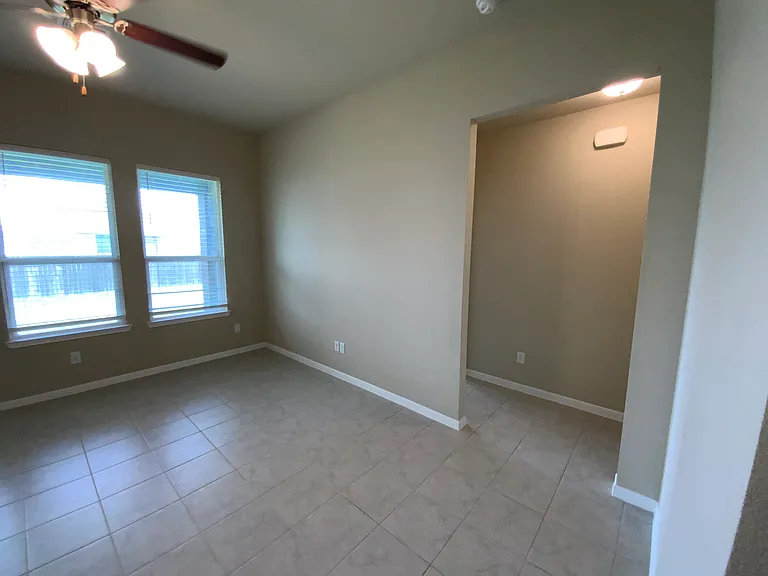 1228 Grand Oak Trl — Photo 12