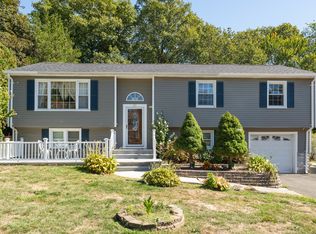 26 Meadowbrook Rd, West Haven, CT 06516