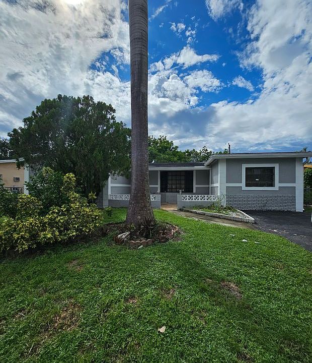 1st image of 3951 NW 36th Ave