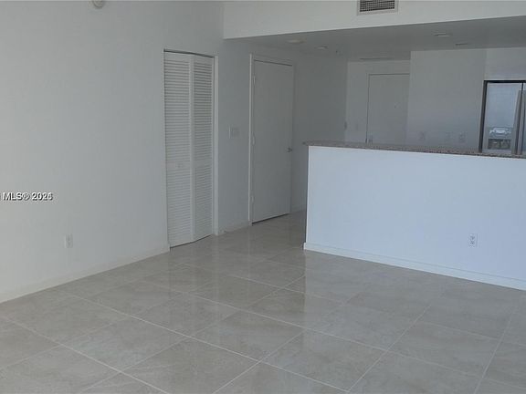 5th image of 325 Biscayne Blvd #3920