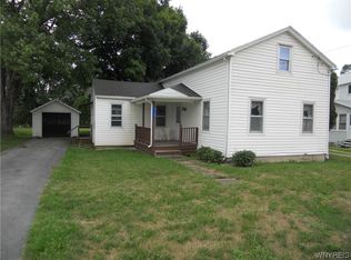 6138 Main Rd, Stafford, NY 14143