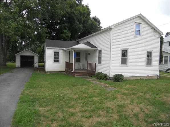 6138 Main Rd, Stafford, NY 14143