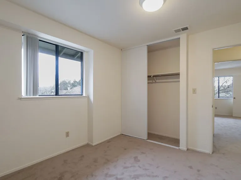 Sequoia Apartments 3 MONTHS FREE RENT on 3 and 4 bedroom townhomes — Photo 39