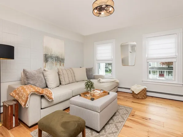 50 Whittier St #4, Andover, MA 01810