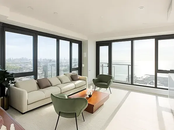 2286 Cropsey Avenue image 3 of 11