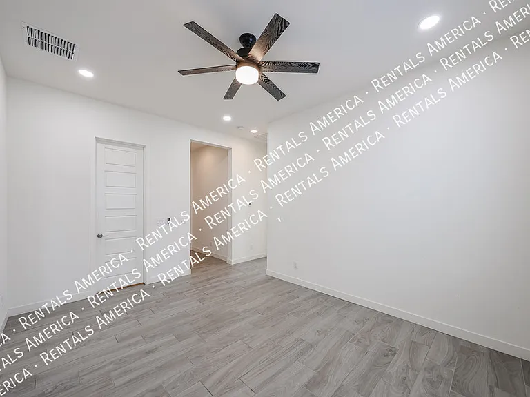 1530 E San Carlos Way — Photo 39