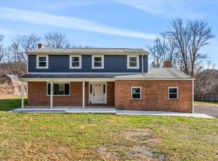 381 Wilson Rd, Clinton, PA 15026