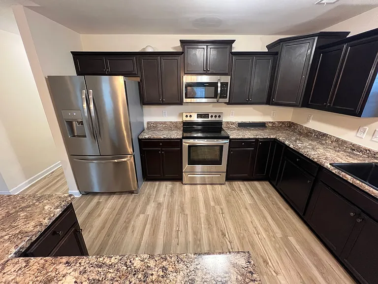 310 Landon Ln — Photo 23