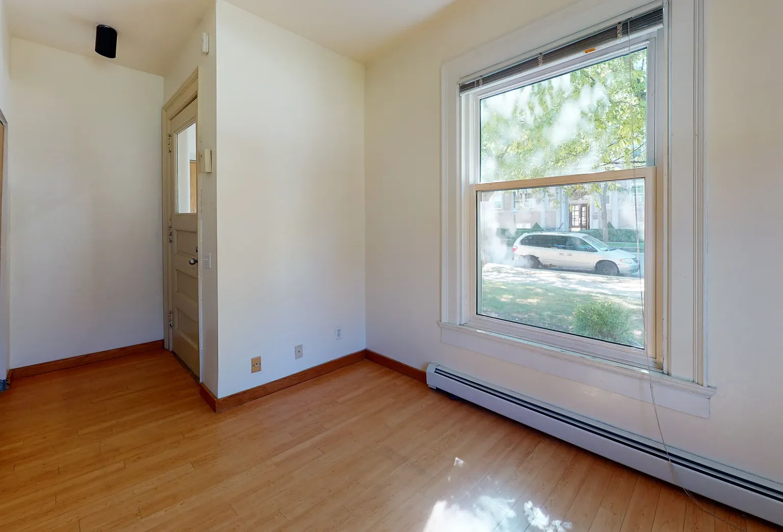 10 Langdon Street - B — Photo 2