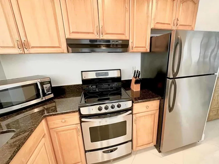 9 N Birch Rd #601 — Photo 3
