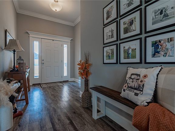 5th image of 6014 W Mecklin St