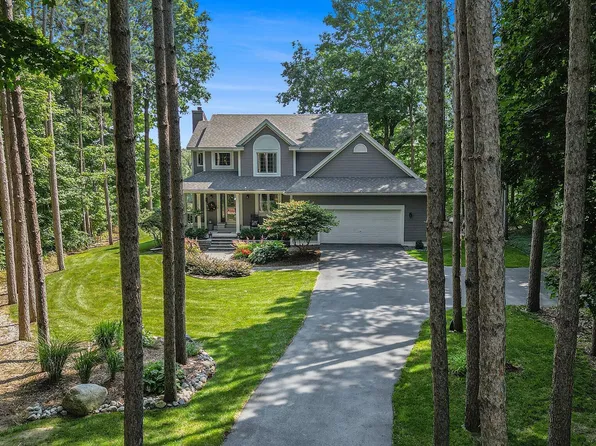 7476 68th St SE, Caledonia, MI 49316