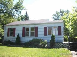 188 Dickinson Ave, Mount Clemens, MI 48043