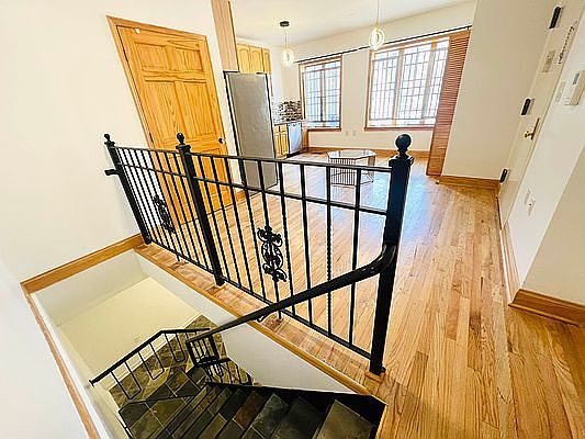 1st image of 186 18th St #1