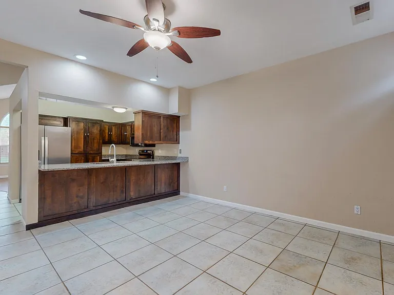 8405 Fairmont Dr NW — Photo 17