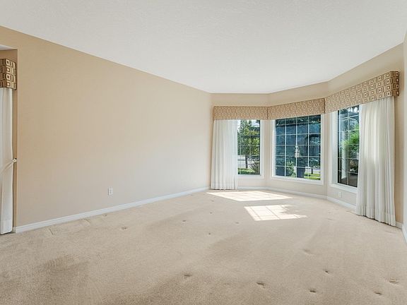 5th image of 61 Estate Cres