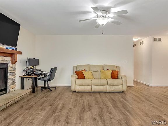 5th image of 708 Ward