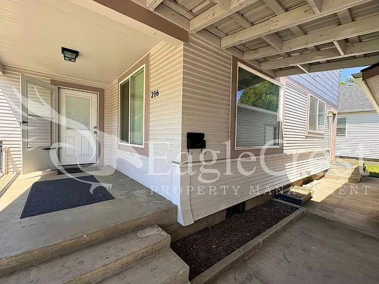 216 N Park St — Photo 10