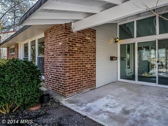 4th image of 1613 Gruenther Ave