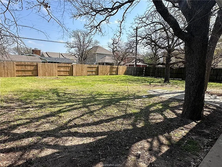 4005 College Main St — Photo 5