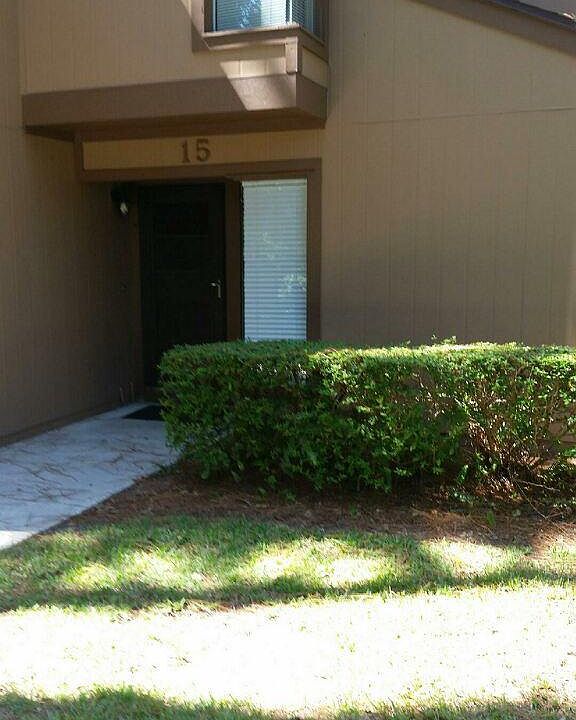 1st image of 15 Greenbriar Ct