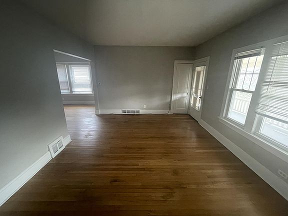 2nd image of 3293 Desota Ave #2