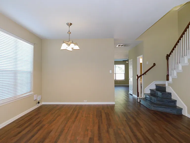 316 Hummingbird Dr — Photo 8