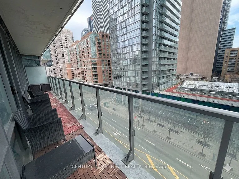 832 Bay St #608 — Photo 8