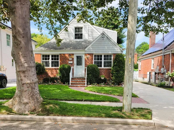 533 10th Avenue, New Hyde Park, NY 11040