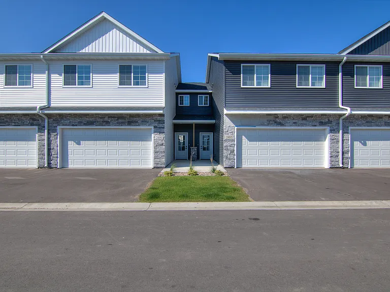 Dawes Place Townhomes — Photo 9