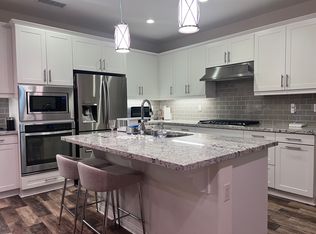 93 Barnes Rd, Tustin, CA 92782