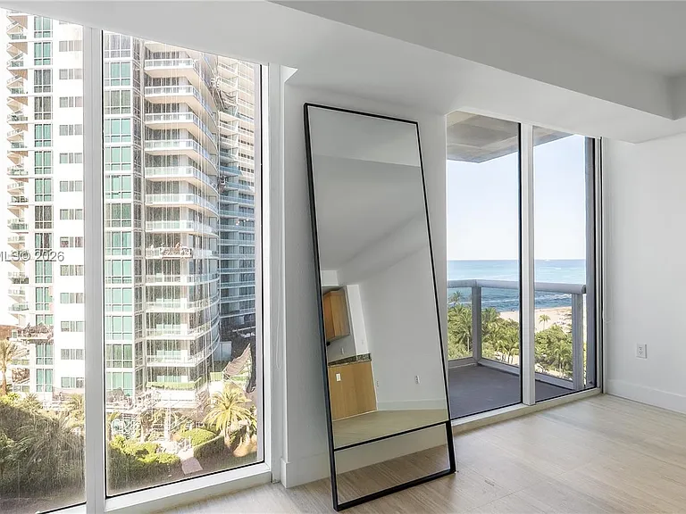 10275 Collins Ave #905 — Photo 7