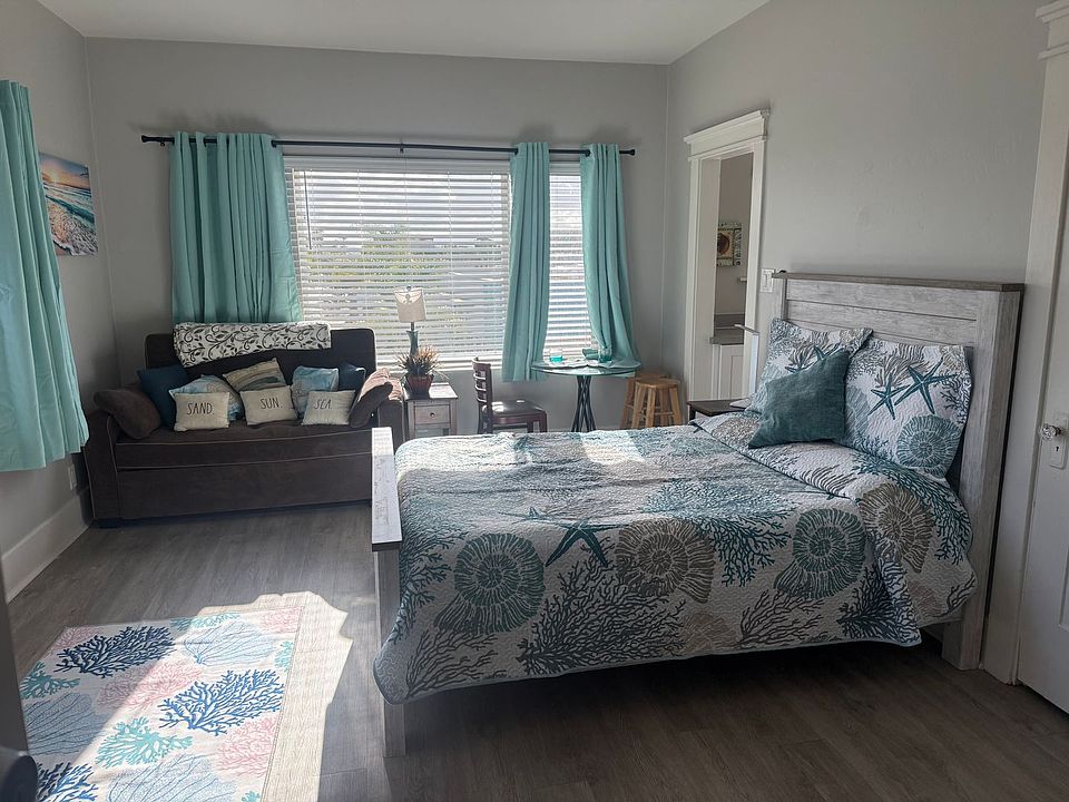 1st image of 1133 27th St #12