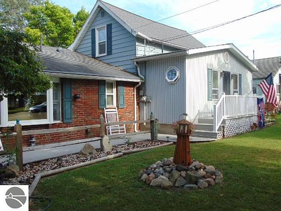 4th image of 122 N Catherine St