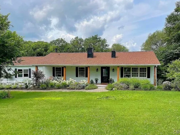 1521 Tracy Dr, Skaneateles, NY 13152