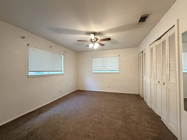 4915 Sierra Madre Dr — Photo 6